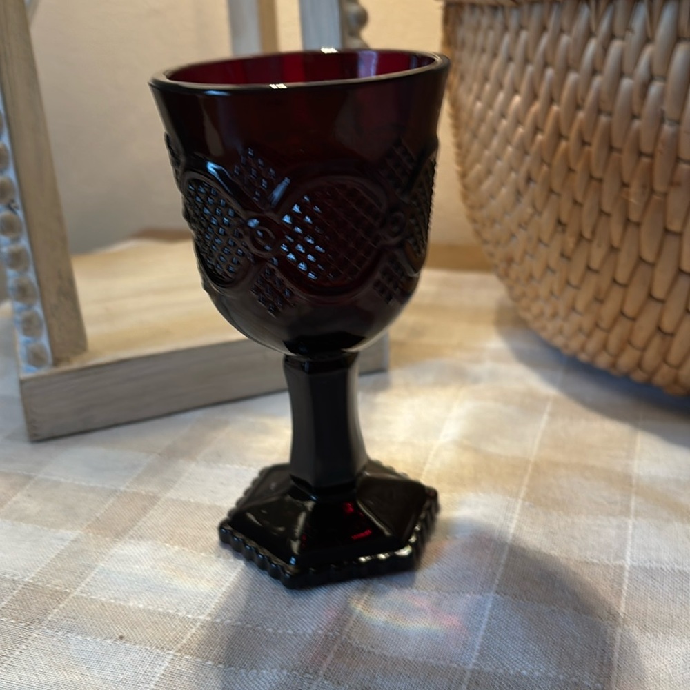 Avon 1876 Cape Cod Collection Claret Wine Goblet.  Excellent condition.